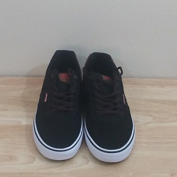 NWOB Levi's Tennis Shoe - Picture 2 of 3